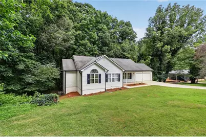 5027 Fitts Drive NE, Roswell, GA 30075 - Photo 2