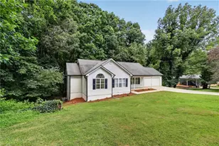 5027 Fitts Dr NE, Roswell, GA 30075 - Photo 2