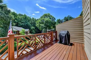 125 Weatherburne Dr, Roswell, GA 30076 - Photo 8