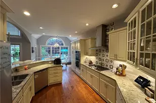 6560 Pond View Ct, Clermont, GA 30527 - Photo 8