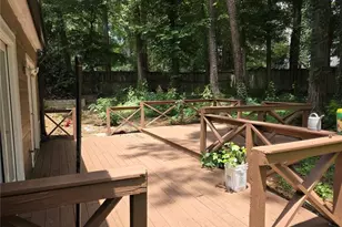 135 Barrington Dr E, Roswell, GA 30076 - Photo 16