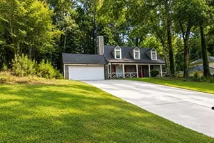 135 Barrington Dr E, Roswell, GA 30076 - Photo 1