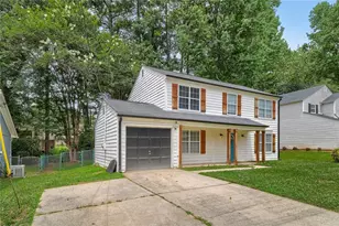 2203 Victoria Pl, Lithonia, GA 30058 - Photo 2