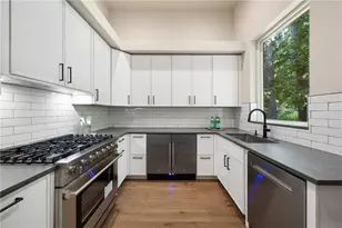 680 Carriage Dr, Sandy Springs, GA 30328 - Photo 24
