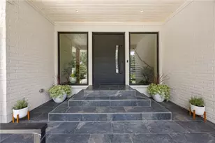 680 Carriage Dr, Sandy Springs, GA 30328 - Photo 2
