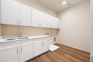 680 Carriage Dr, Sandy Springs, GA 30328 - Photo 44