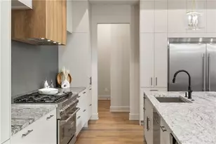 680 Carriage Dr, Sandy Springs, GA 30328 - Photo 8