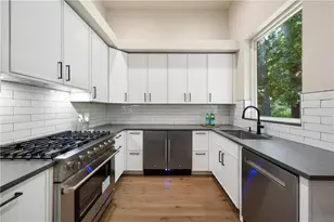 680 Carriage Dr, Sandy Springs, GA 30328 - Photo 24