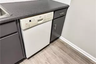 475 Mount Vernon Hwy NE, Atlanta, GA 30328 - Photo 12