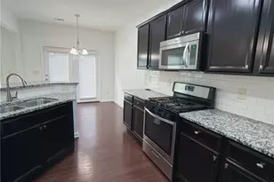 1000 Parkside Wood Ct, Lawrenceville, GA 30043 - Photo 4