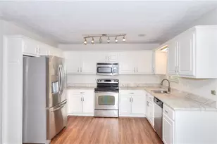 1022 Carriage Way, Loganville, GA 30052 - Photo 18
