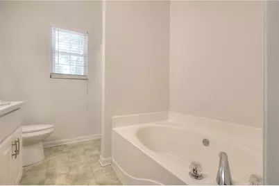 1022 Carriage Way, Loganville, GA 30052 - Photo 16