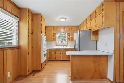 3283 Meadowview Lane SW, Marietta, GA 30008 - Photo 10