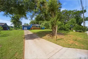 2477 McAfee Rd, Decatur, GA 30032 - Photo 2