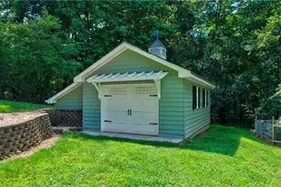 203 N Ridgeview Ct, Canton, GA 30115 - Photo 10