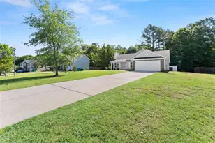 1405 Faith Dr, Winder, GA 30680 - Photo 4