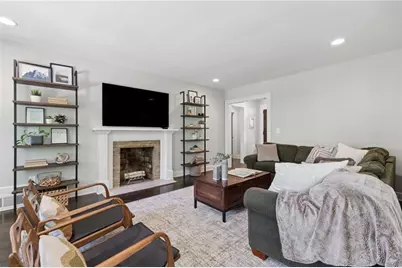 2304 Pembrook Pl NE, Atlanta, GA 30324 - Photo 4
