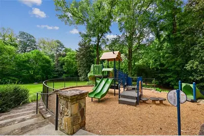 2304 Pembrook Pl NE, Atlanta, GA 30324 - Photo 36