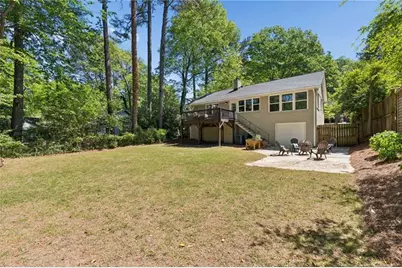 2304 Pembrook Pl NE, Atlanta, GA 30324 - Photo 24