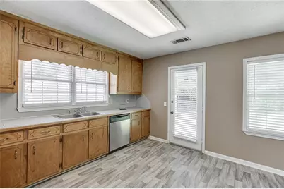 6076 Atlanta Highway, Flowery Branch, GA 30542 - Photo 12