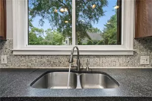 1197 Goodwin Rd, Atlanta, GA 30324 - Photo 18