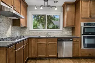 1197 Goodwin Rd, Atlanta, GA 30324 - Photo 16
