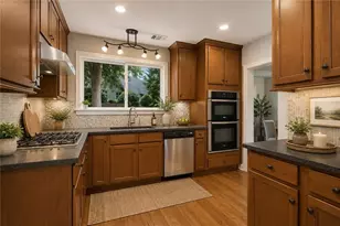 1197 Goodwin Rd, Atlanta, GA 30324 - Photo 10