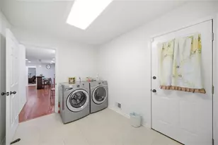 1875 Dovonshire Rd S W, Marietta, GA 30064 - Photo 34