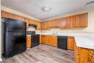 935 Hickory Bend Rd, Atlanta, GA 30349 - Photo 4