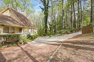 6950 Springwood Dr, Douglasville, GA 30135 - Photo 2