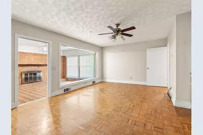 291 E Memorial Drive, Dallas, GA 30132 - Photo 6