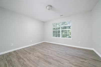 7683 Creekside Lane, Atlanta, GA 30296 - Photo 14