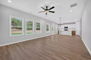 354 Flying Eagle Dr, Commerce, GA 30529 - Photo 4