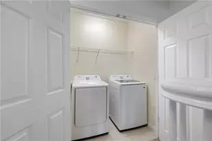 3334 Peachtree Rd NE, Atlanta, GA 30326 - Photo 24