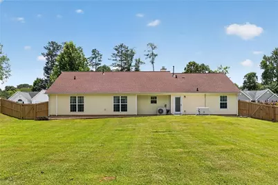 510 Embassy Walk, Winder, GA 30680 - Photo 4