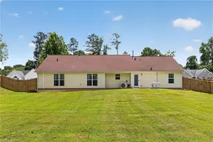 510 Embassy Walk, Winder, GA 30680 - Photo 4