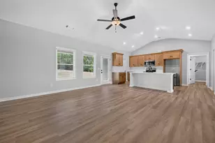 334 Flying Eagle Dr, Commerce, GA 30529 - Photo 4