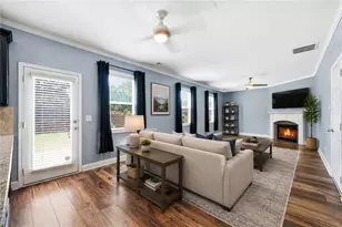 2261 Line Dr, Lawrenceville, GA 30043 - Photo 4