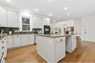 1470 Devonash Lane, Dunwoody, GA 30338 - Photo 8