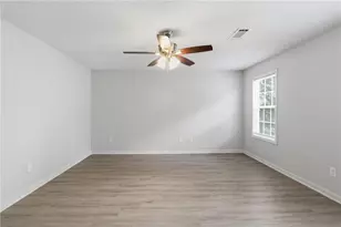 8569 Thomas Rd, Riverdale, GA 30274 - Photo 14