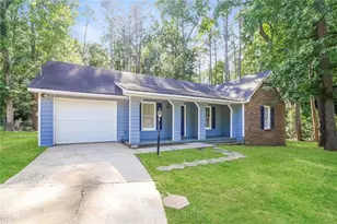 8605 Collins Dr, Jonesboro, GA 30236 - Photo 2
