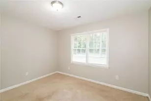 8605 Collins Dr, Jonesboro, GA 30236 - Photo 10