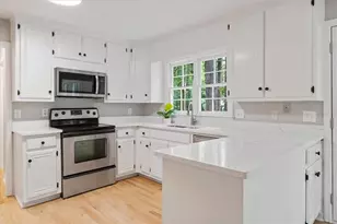 153 Lakeside Dr NW, Kennesaw, GA 30144 - Photo 2