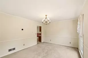 2355 N Peachtree Way, Dunwoody, GA 30338 - Photo 12