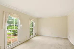 2355 N Peachtree Way, Dunwoody, GA 30338 - Photo 10