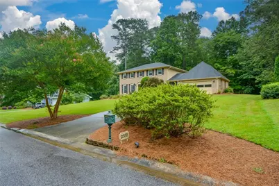 2355 N Peachtree Way, Dunwoody, GA 30338 - Photo 4