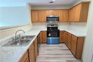 1020 Maple Valley Ct, Union City, GA 30291 - Photo 8