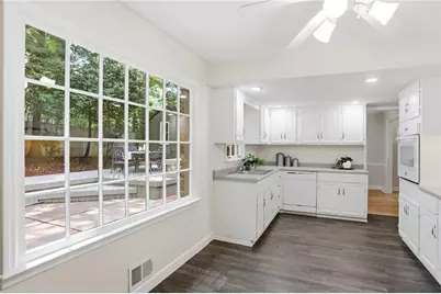 643 Grove Parkway SE, Marietta, GA 30067 - Photo 8