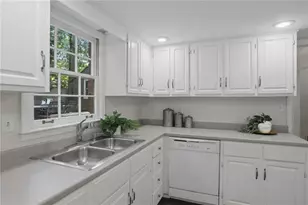 643 Grove Pkwy SE, Marietta, GA 30067 - Photo 8