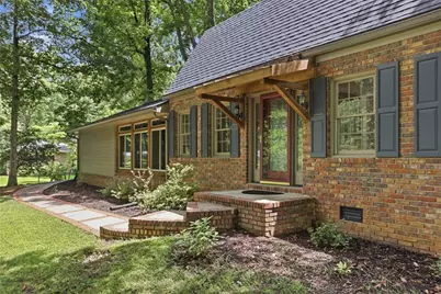 643 Grove Parkway SE, Marietta, GA 30067 - Photo 2